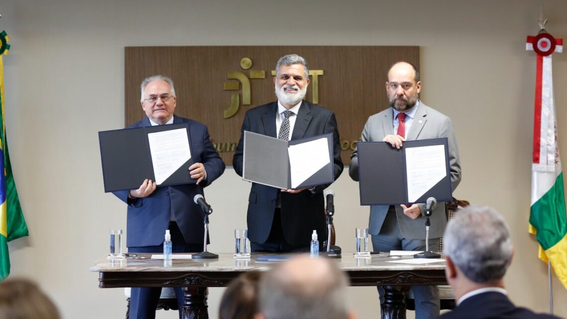 TST, OIT e Enamat assinam memorando para promoção do trabalho decente