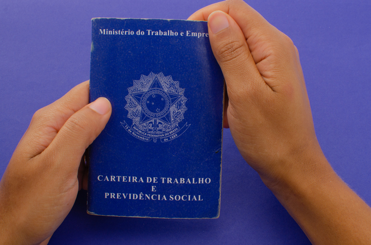 Pedreiro será indenizado por não ter sido contratado após fazer exames admissionais