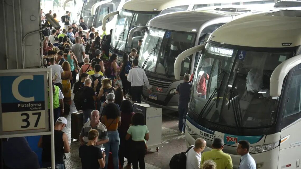 Empresa de ônibus consegue validar turno de revezamento com jornada de oito horas