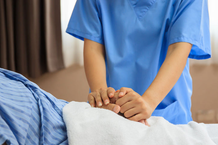 Auxiliar de enfermagem receberá adicional de insalubridade em grau máximo 